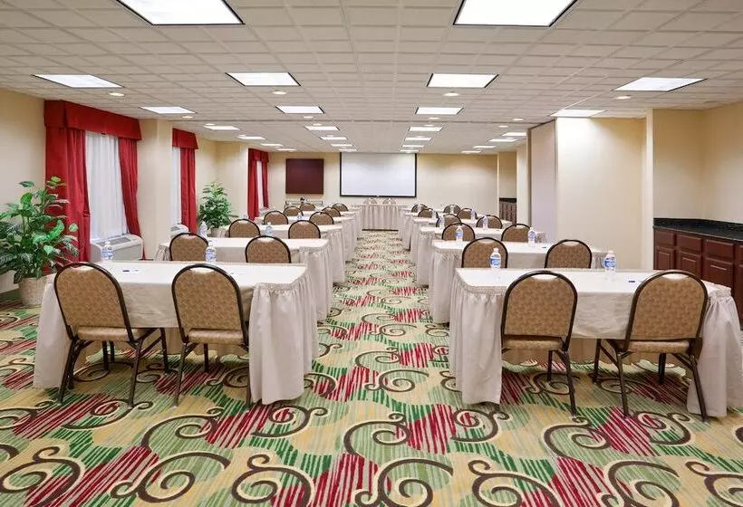 Holiday Inn Express Hotel & Suites Cleveland Streetsboro By Ihg