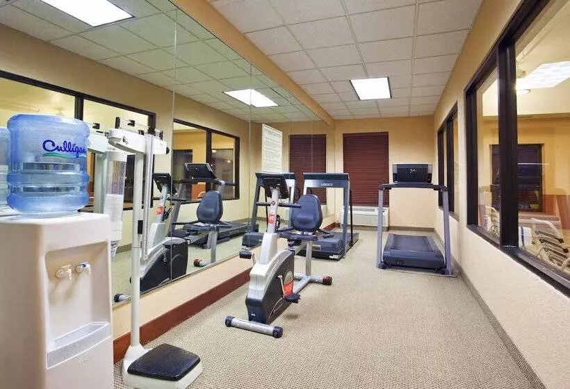 Holiday Inn Express Hotel & Suites Cleveland Streetsboro By Ihg