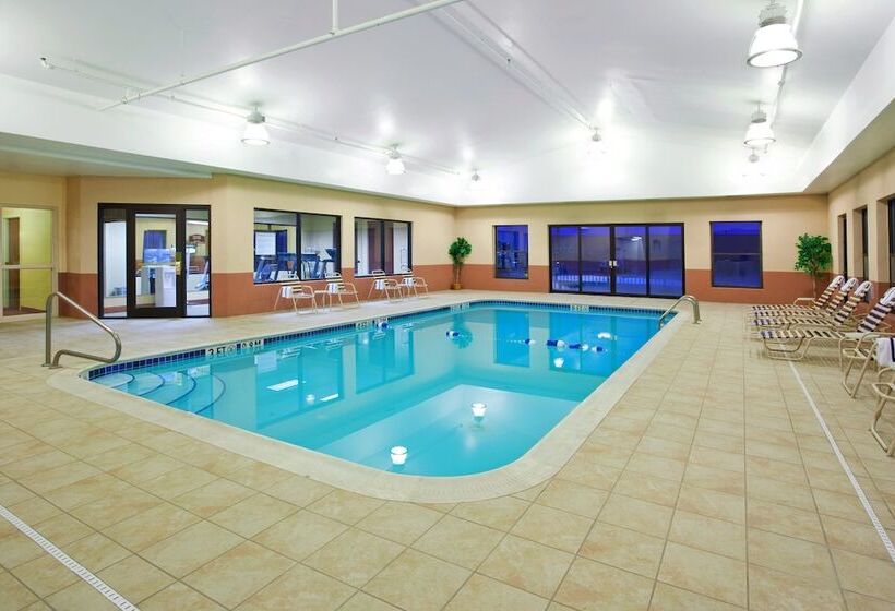 Holiday Inn Express Hotel & Suites Cleveland Streetsboro By Ihg