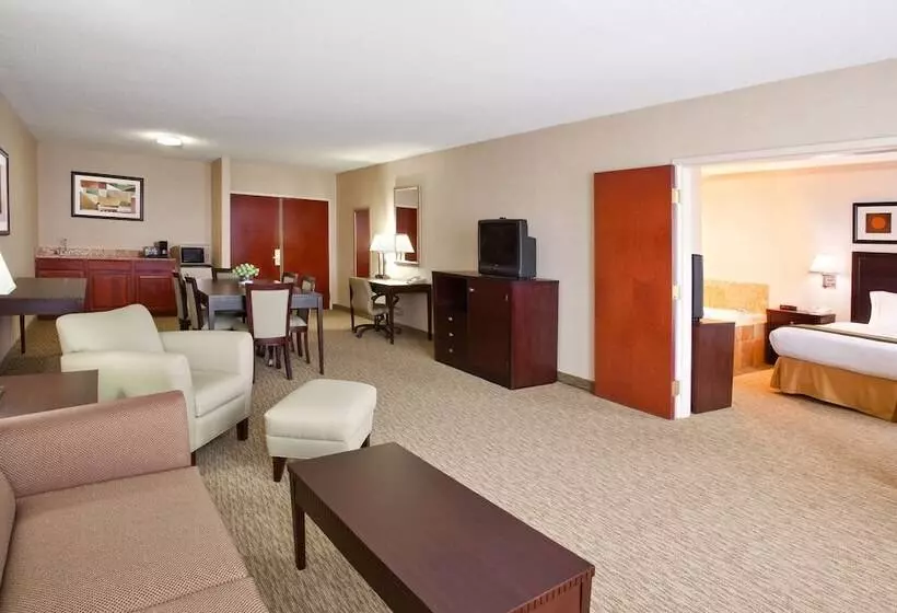 Holiday Inn Express Hotel & Suites Cleveland Streetsboro By Ihg