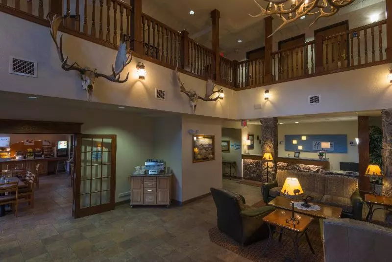 酒店 Comfort Inn & Suites Mt. Rushmore