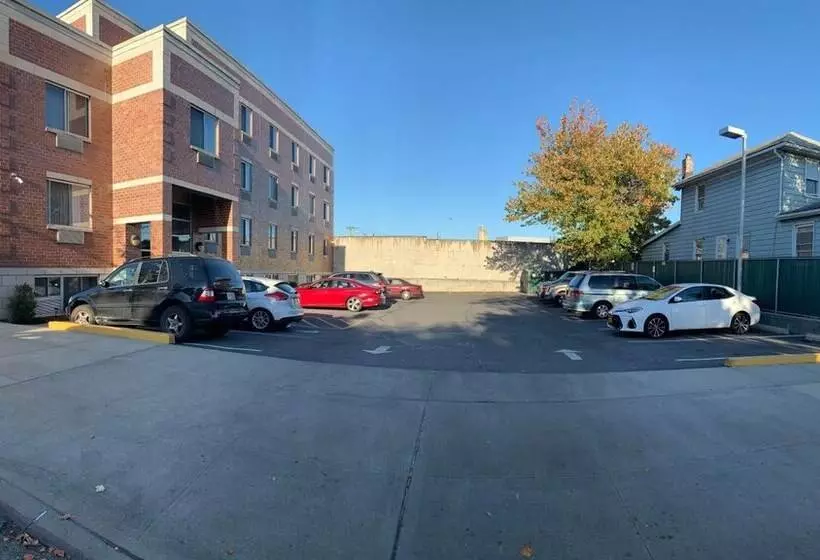 فندق Cresthaven Inn Jfk