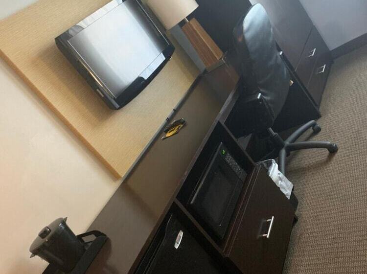 فندق Cresthaven Inn Jfk