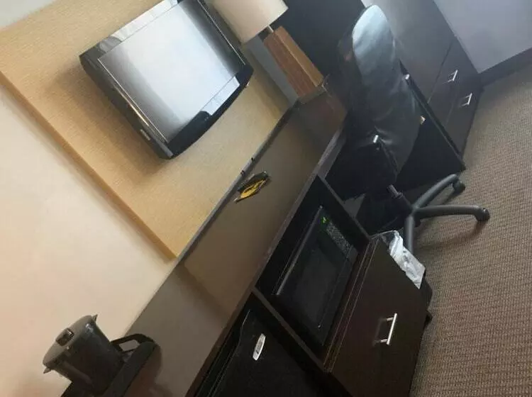 فندق Cresthaven Inn Jfk