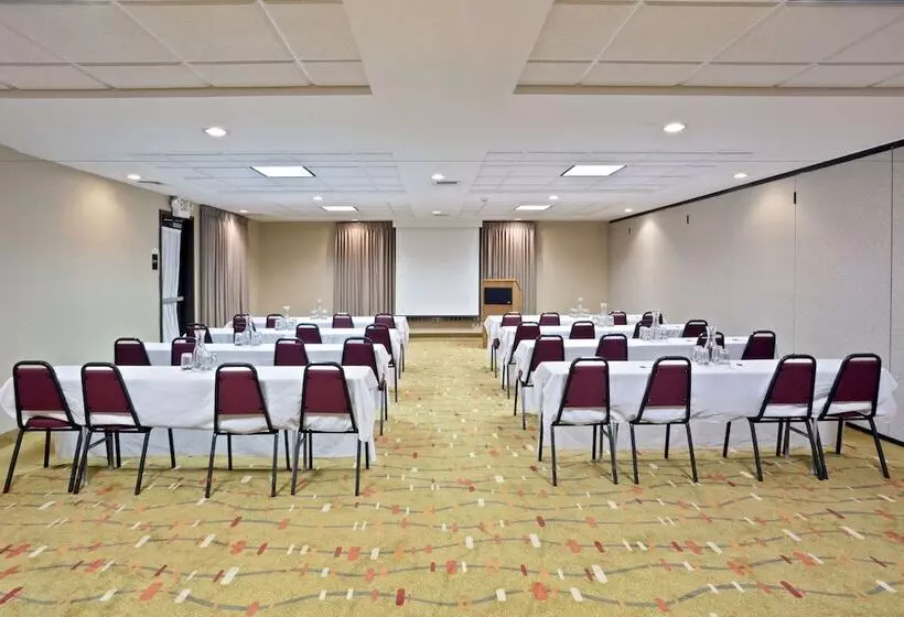 Holiday Inn Express Hotel & Suites Albany, An Ihg