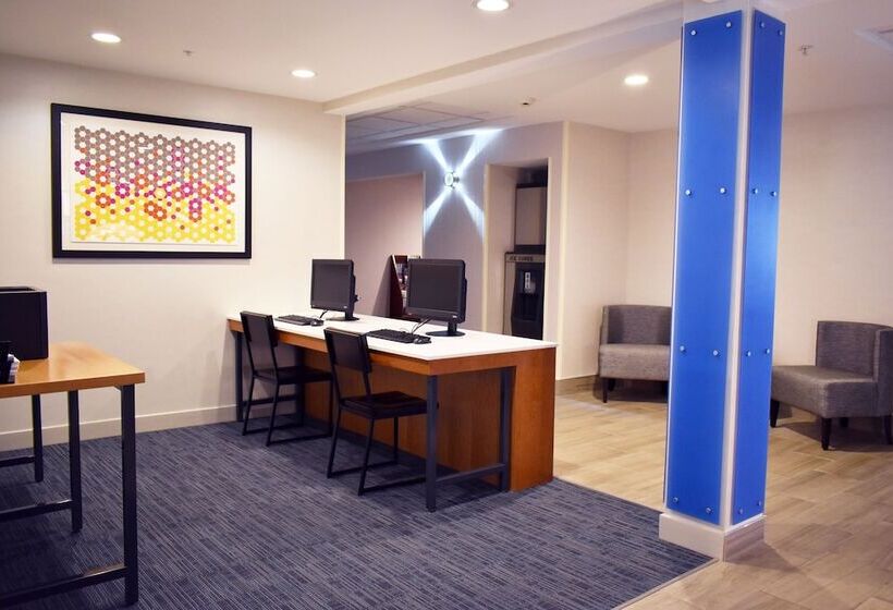 Holiday Inn Express Hotel & Suites Albany, An Ihg