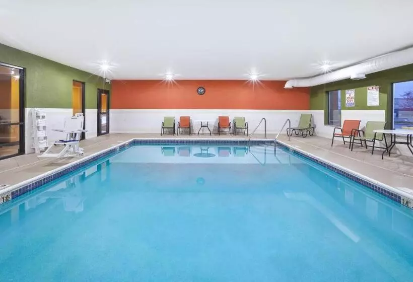 Holiday Inn Express Hotel & Suites Circleville, An Ihg