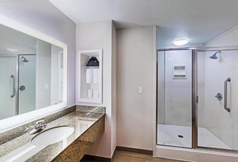 בית מלון כפרי Holiday Inn Express & Suites Tulsa S Broken Arrow Hwy 51 By Ihg