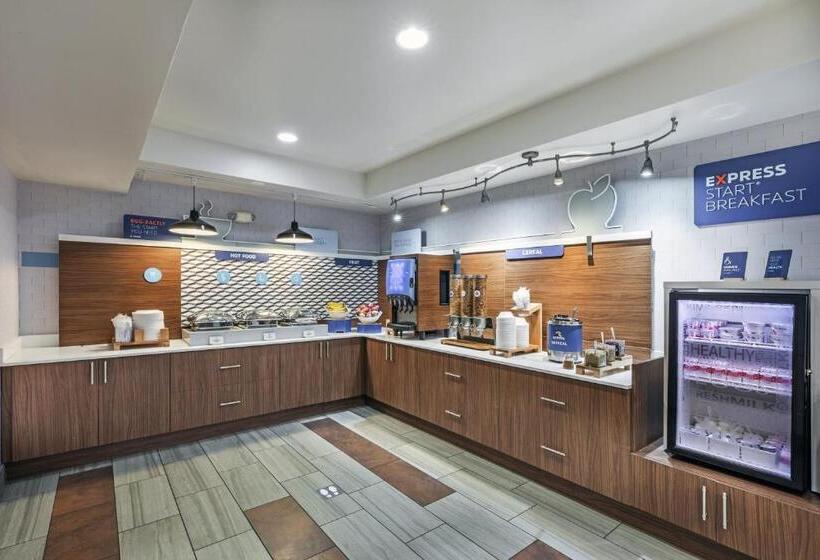 בית מלון כפרי Holiday Inn Express & Suites Tulsa S Broken Arrow Hwy 51 By Ihg