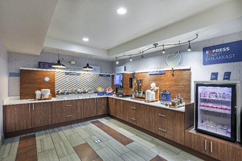 בית מלון כפרי Holiday Inn Express & Suites Tulsa S Broken Arrow Hwy 51 By Ihg