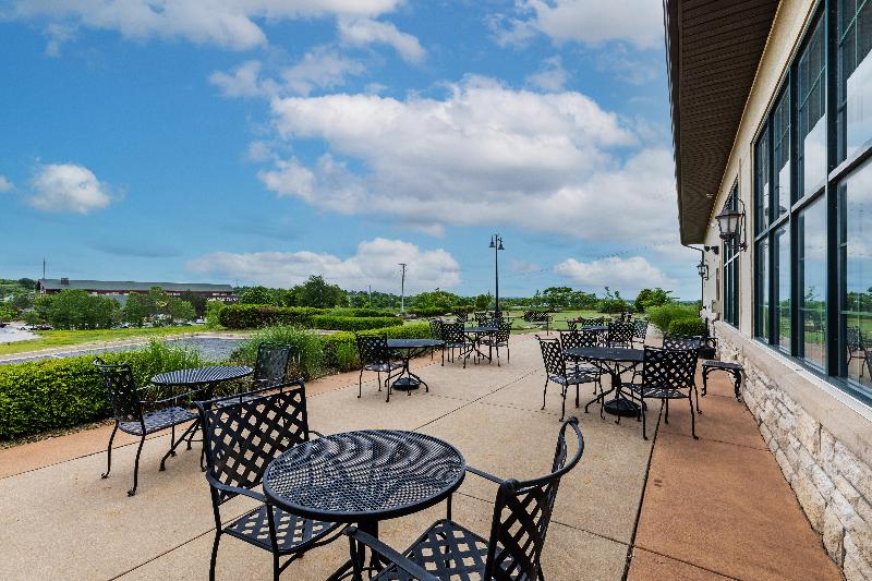 בית מלון כפרי Holiday Inn Express & Suites Tulsa S Broken Arrow Hwy 51 By Ihg