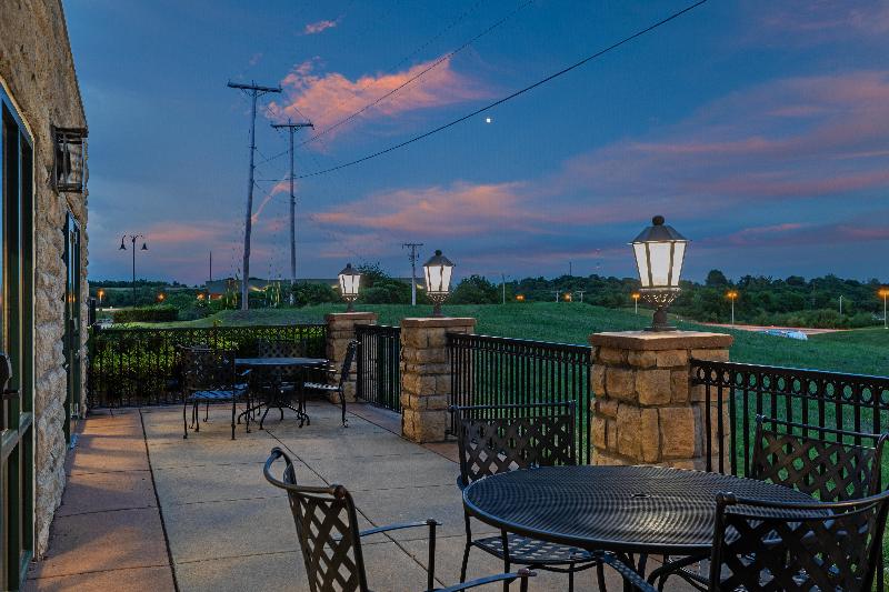 בית מלון כפרי Holiday Inn Express & Suites Tulsa S Broken Arrow Hwy 51 By Ihg