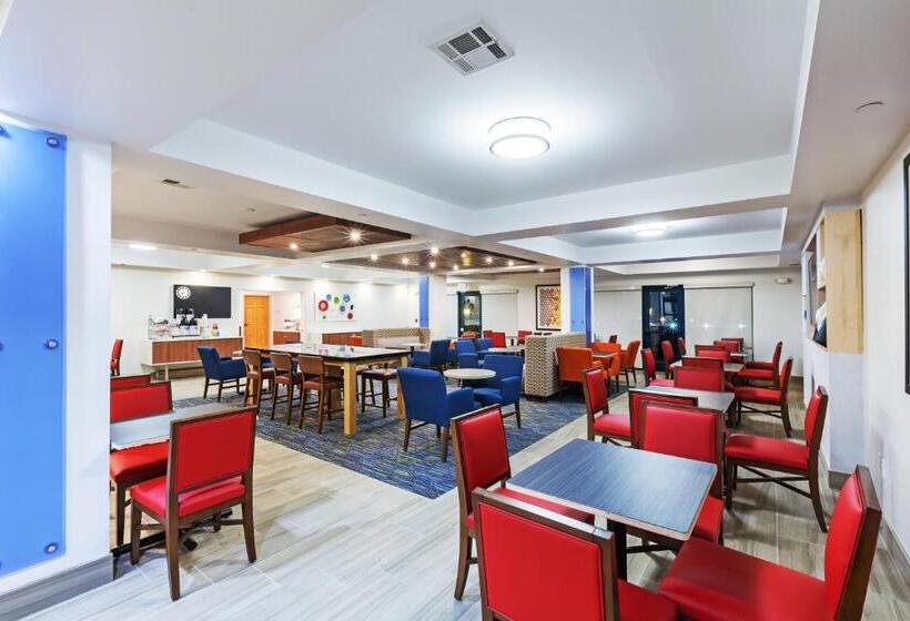 בית מלון כפרי Holiday Inn Express & Suites Tulsa S Broken Arrow Hwy 51 By Ihg