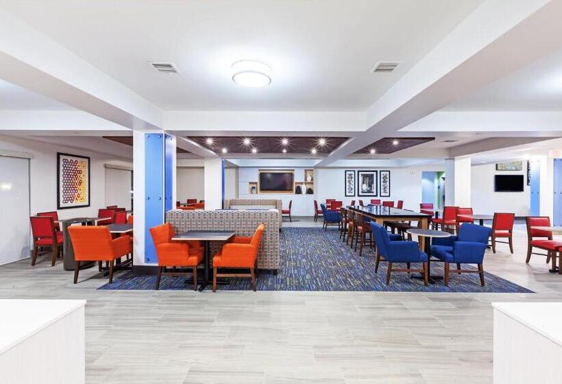 בית מלון כפרי Holiday Inn Express & Suites Tulsa S Broken Arrow Hwy 51 By Ihg