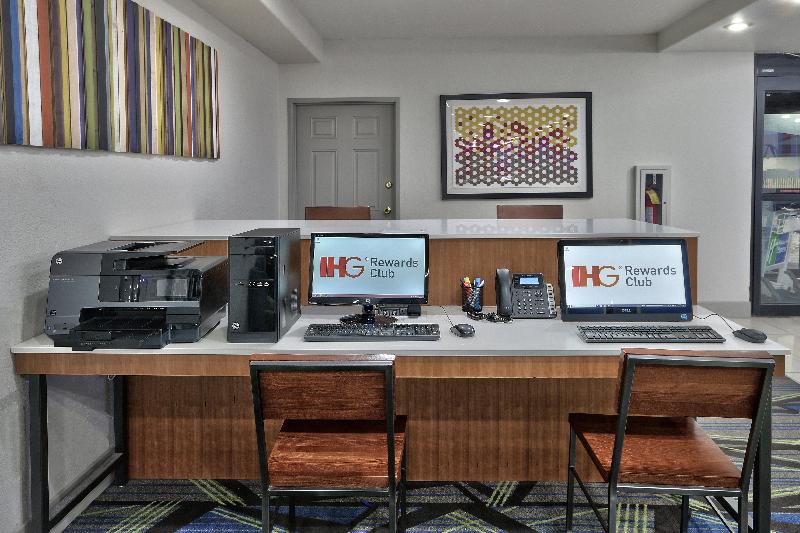 Отель Holiday Inn Express Santa Rosa, An Ihg