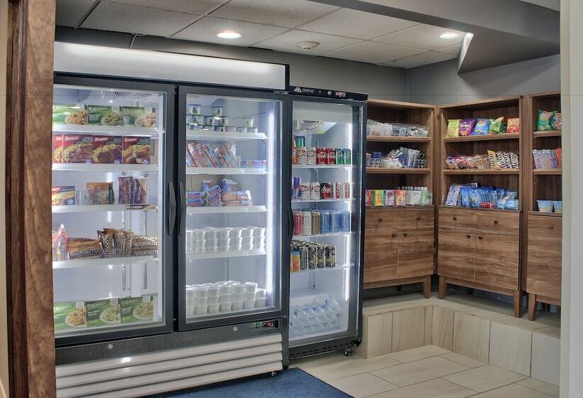 Отель Holiday Inn Express Santa Rosa, An Ihg