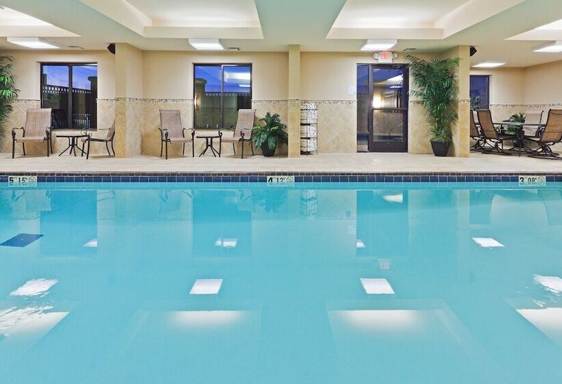 فندق Holiday Inn Express & Suites Poteau, An Ihg