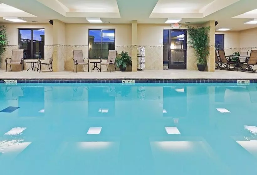 Отель Holiday Inn Express & Suites Poteau, An Ihg