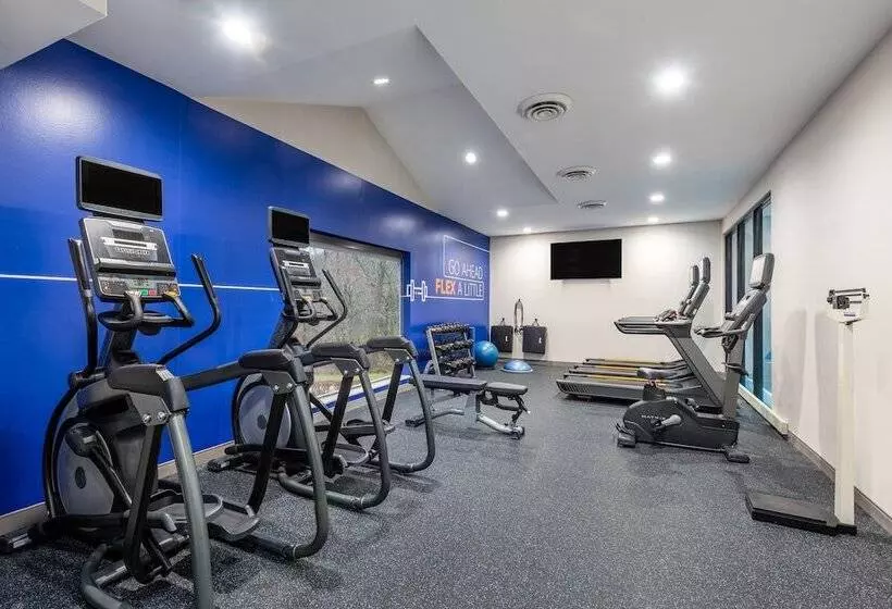 호텔 Holiday Inn Express & Suites Wadsworth, An Ihg