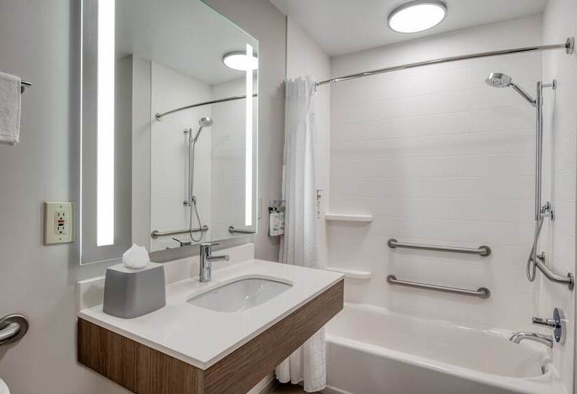 호텔 Holiday Inn Express & Suites Wadsworth, An Ihg