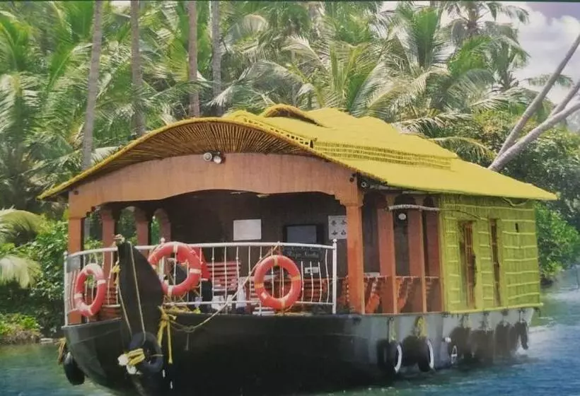 هتل Kairali Heritage Resort