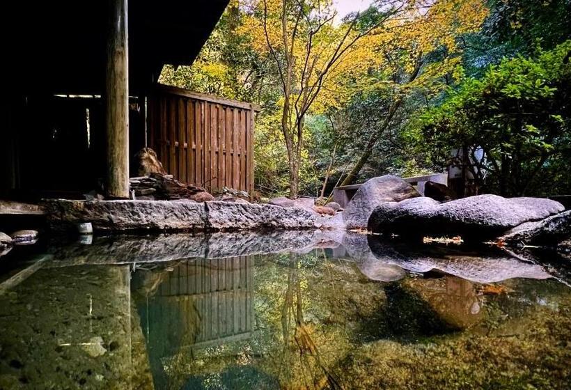 ホテル Kirishima Momijidani Seiryuso