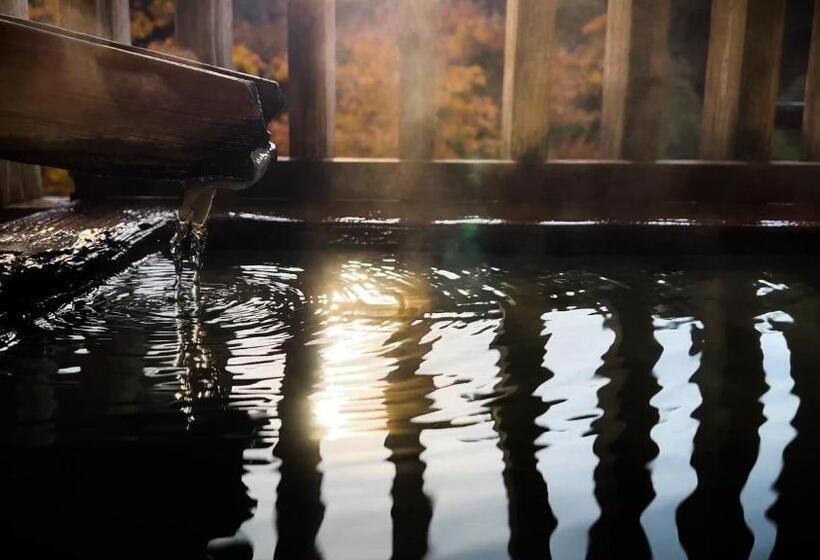 ホテル Kirishima Momijidani Seiryuso