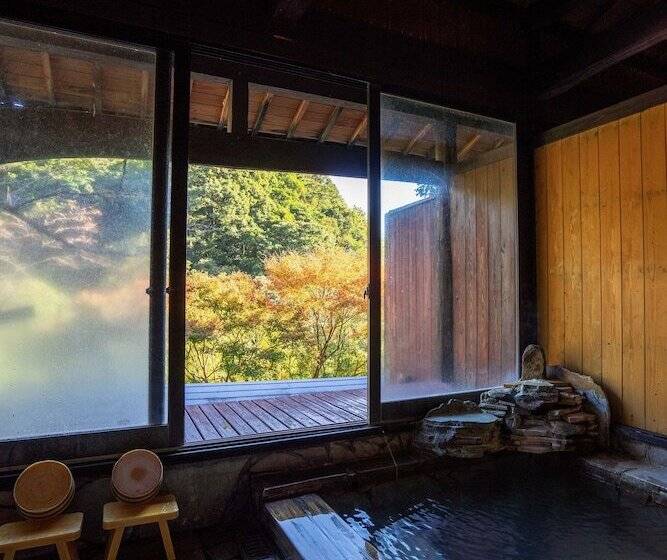 ホテル Kirishima Momijidani Seiryuso