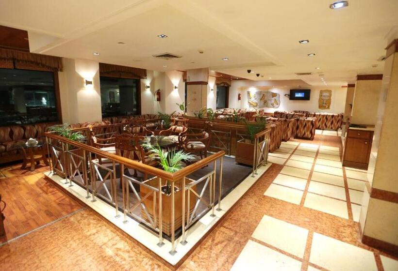 فندق Meraden Grand