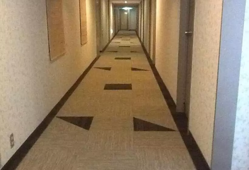 هتل Osaka Bay Plaza