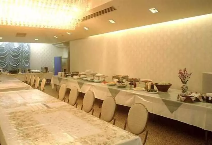 هتل Osaka Bay Plaza