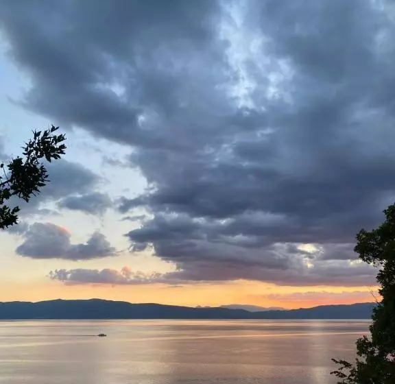 هتل Robinson Sunset Guest House