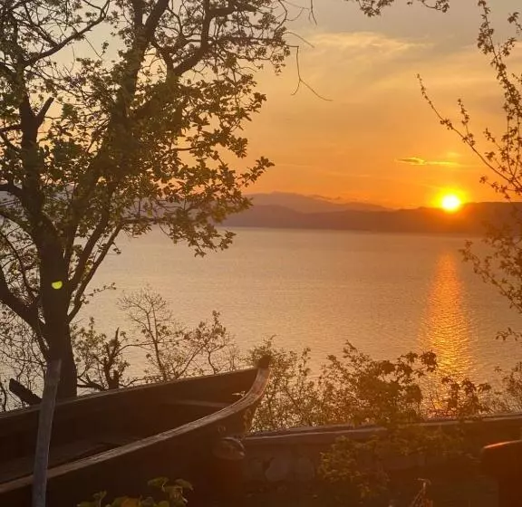 هتل Robinson Sunset Guest House