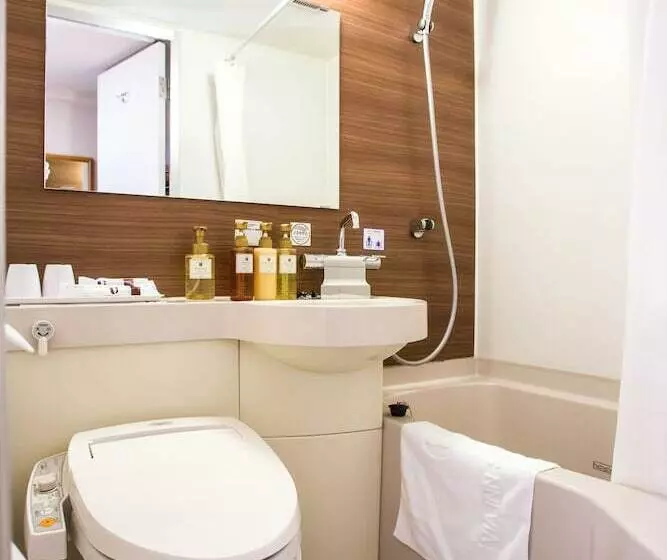 Отель Via Inn Shin Osaka West