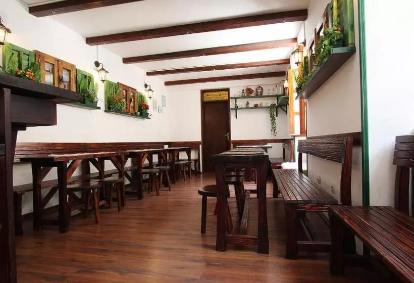 هاستل Montenegro Backpackers Home Kotor