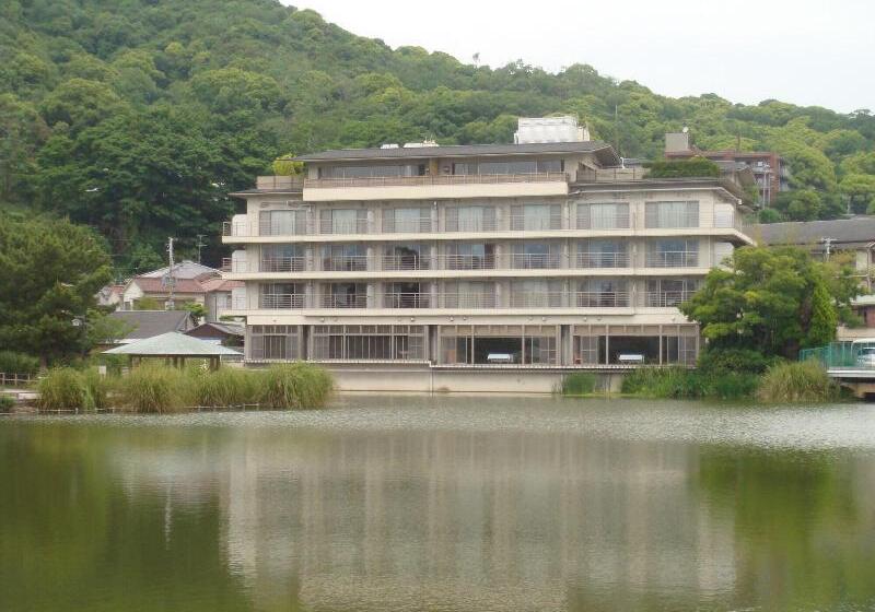 Bed and Breakfast Kotobukirou Rinsuitei