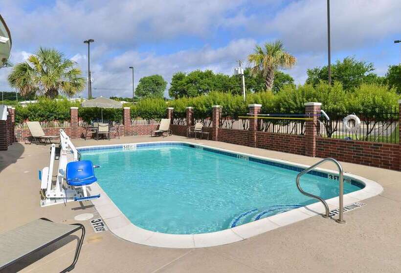 בית מלון כפרי Comfort Inn & Suites Mexia