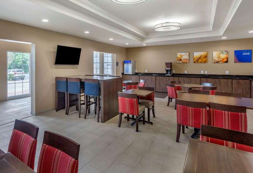 فندق Comfort Suites