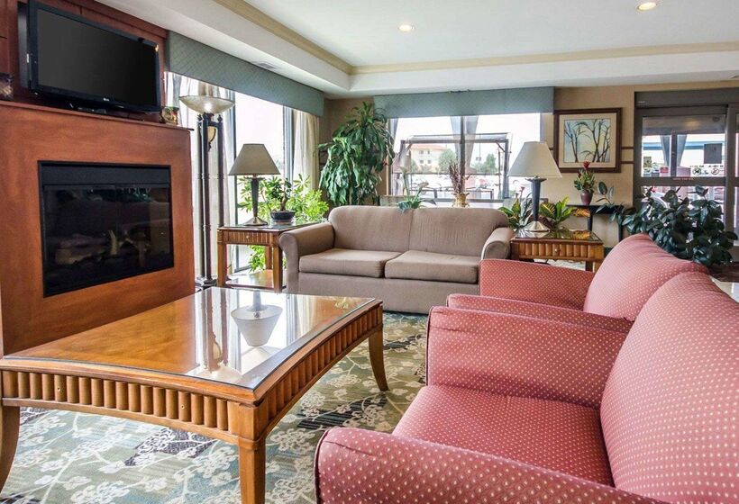 فندق Comfort Suites