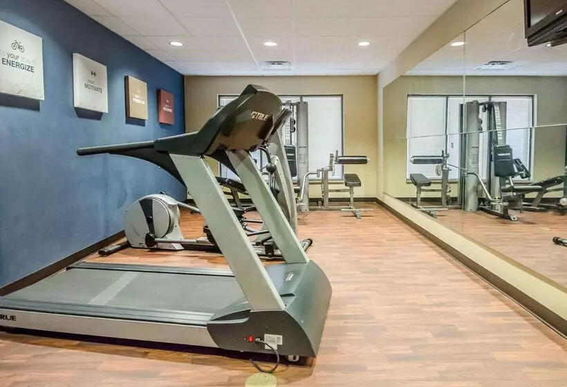 فندق Comfort Suites