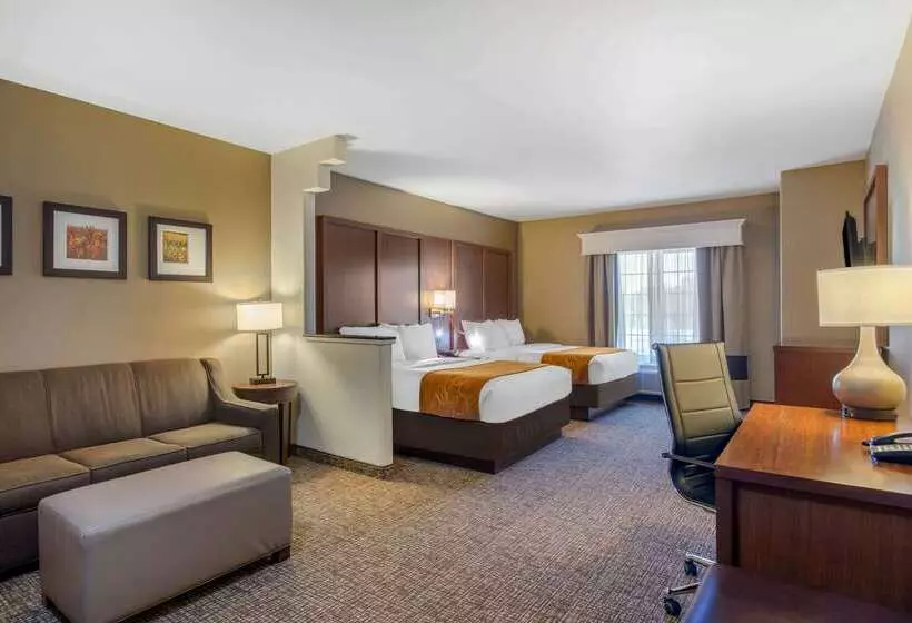 Otel Comfort Suites Marshall