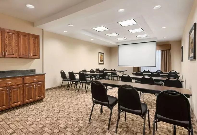 בית מלון כפרי Hampton Inn Spearfish