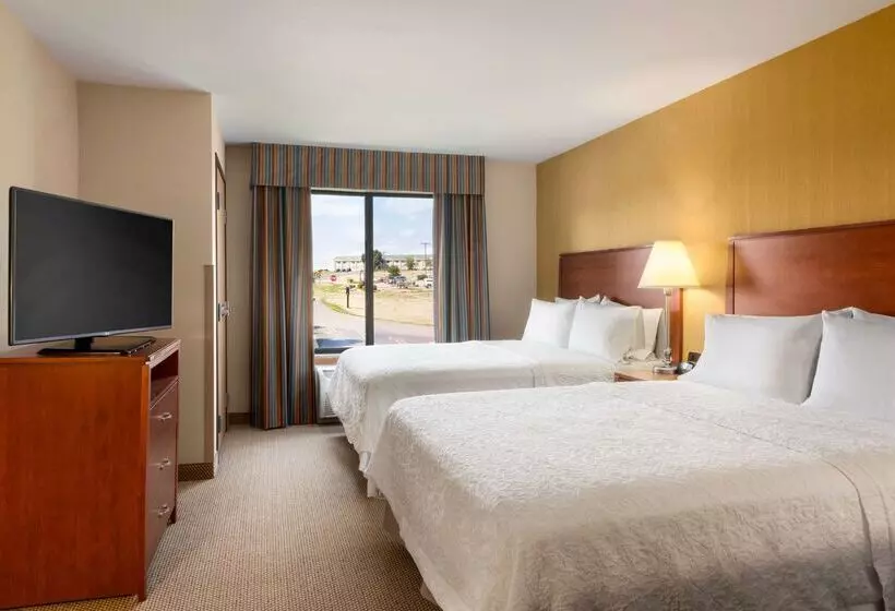 בית מלון כפרי Hampton Inn Spearfish