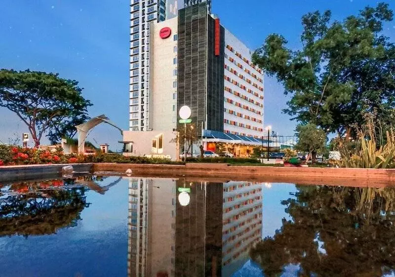 Harris Hotel Batam Center