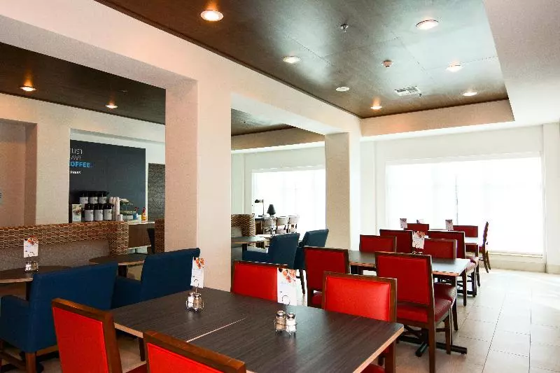 Holiday Inn Express Hotel & Suites New Boston, An Ihg