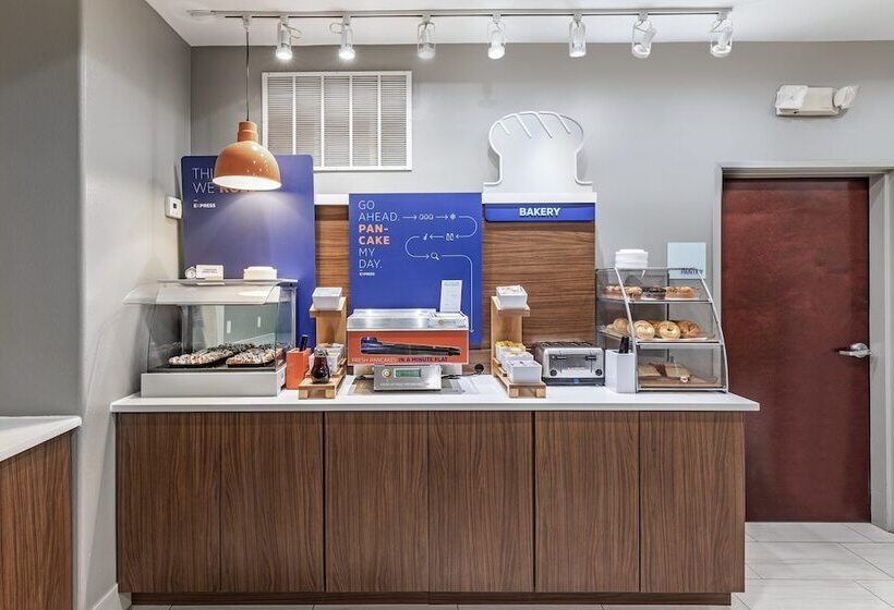 Holiday Inn Express Hotel & Suites Vidor South By Ihg