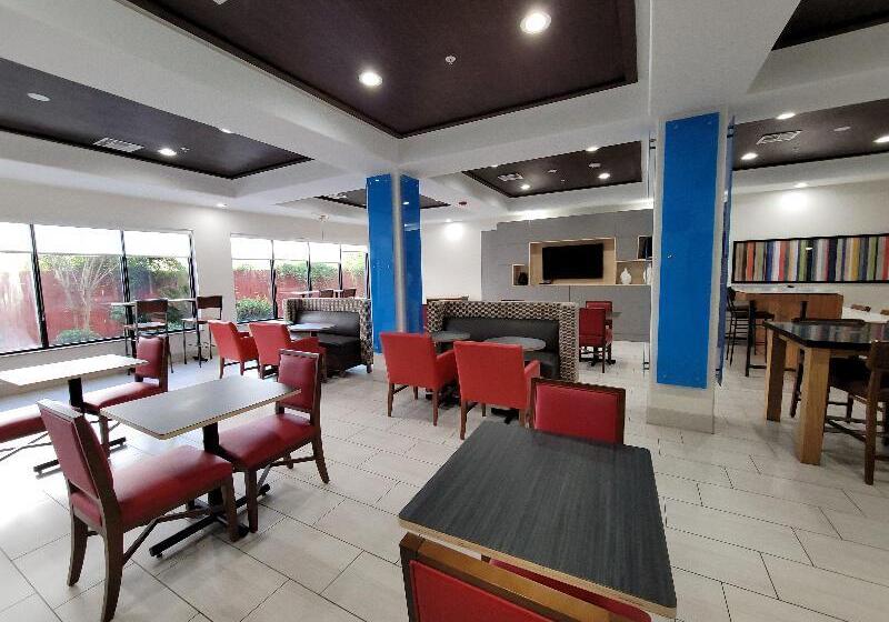 Holiday Inn Express Hotel & Suites Vidor South By Ihg