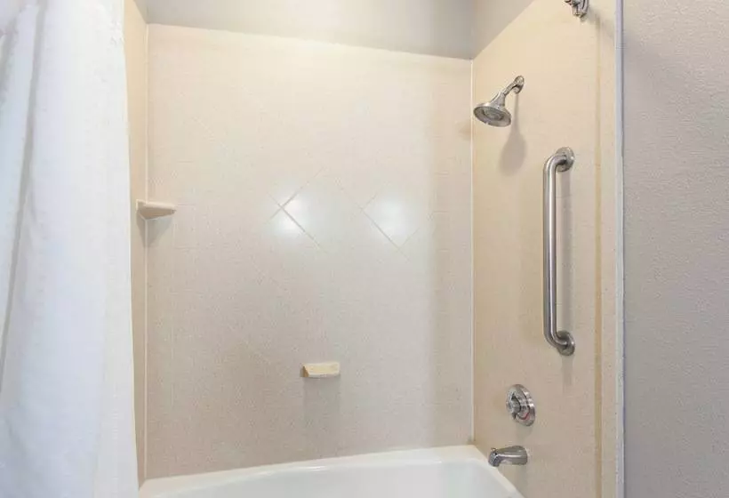 فندق Holiday Inn Express & Suites Wharton, An Ihg