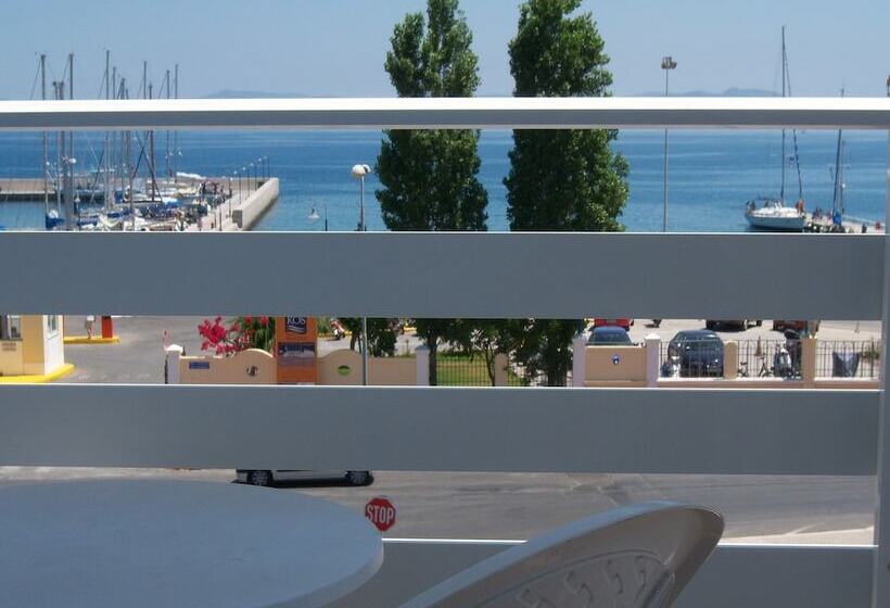 ホテル Kos Bay