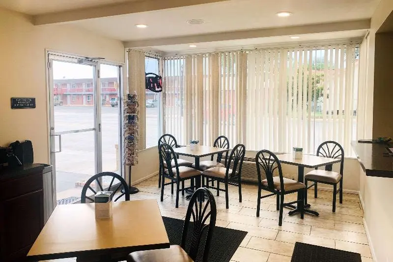 هتل Rodeway Inn & Suites Sheridan